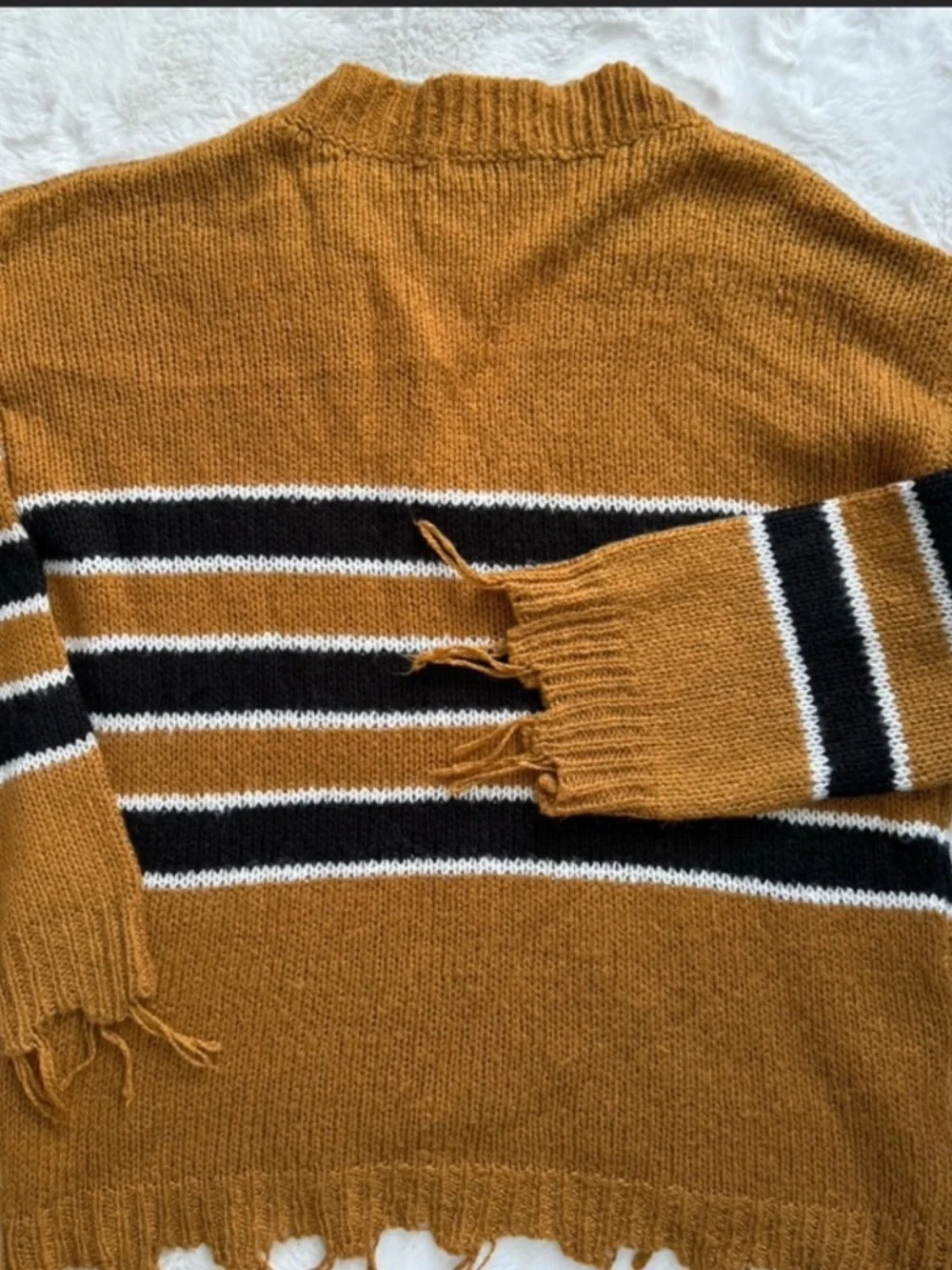 Oceanus Women's V-Neck Mustard Striped Sweater